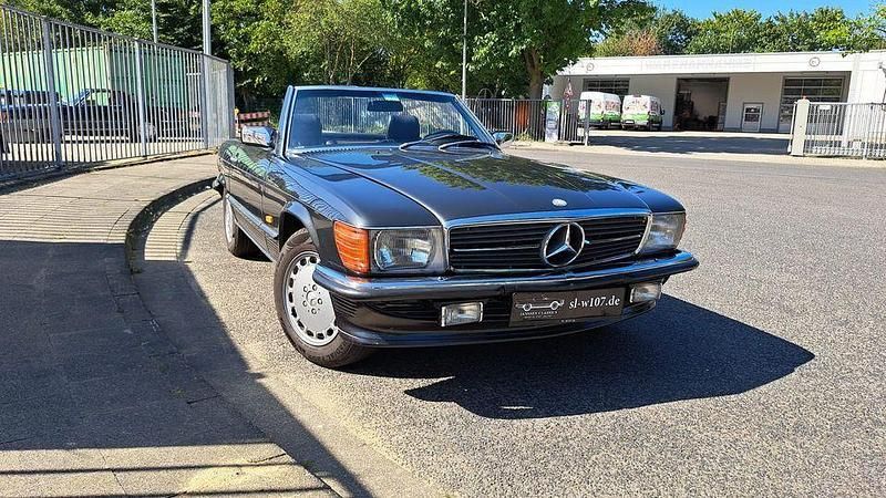Gebraucht Mercedes SL300 188 PS (138 kW) 1987 Blauschwarz Cabrio