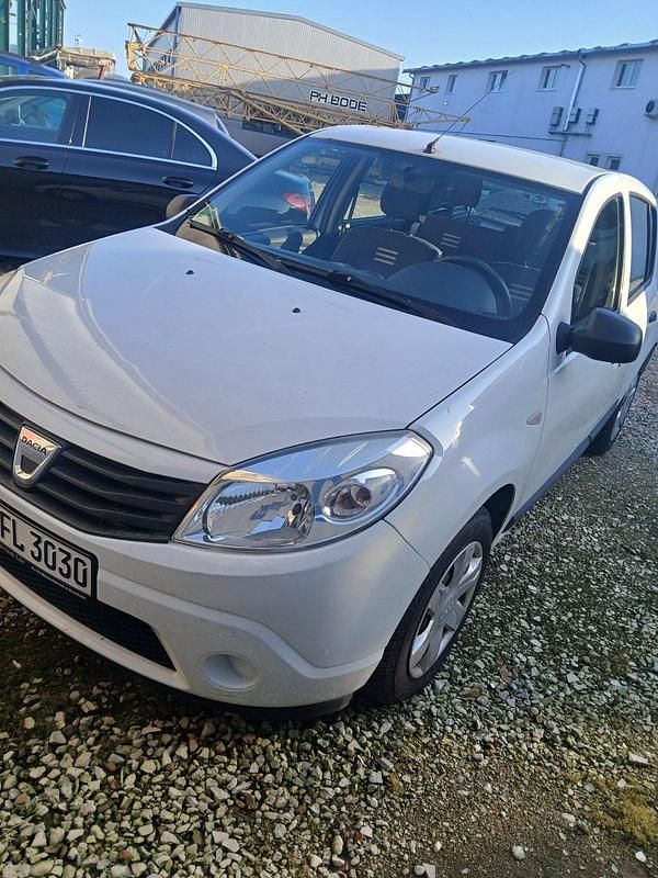Gebraucht Dacia Sandero 75 PS (55 kW) 2012 Weiß Kleinwagen