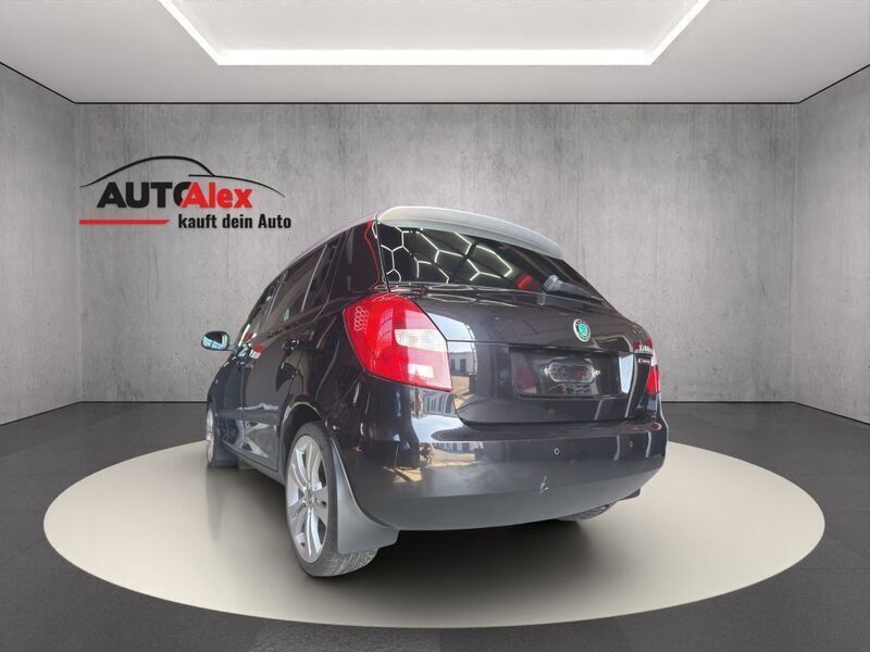 Gebraucht Skoda Fabia Ambiente 86 PS (63 kW) 2011 Black magic pearlescent Kleinwagen