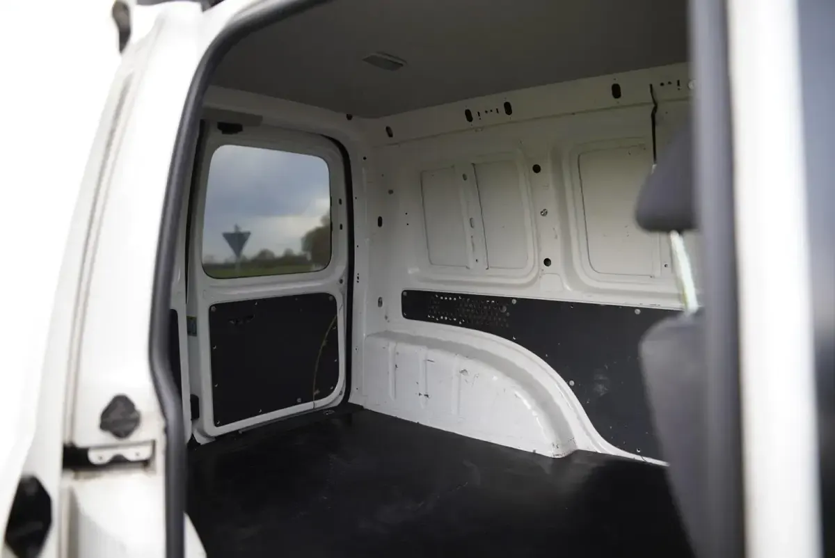 Second-hand VW Caddy 75 CP (55 kW) 2016 Alb Monovolum