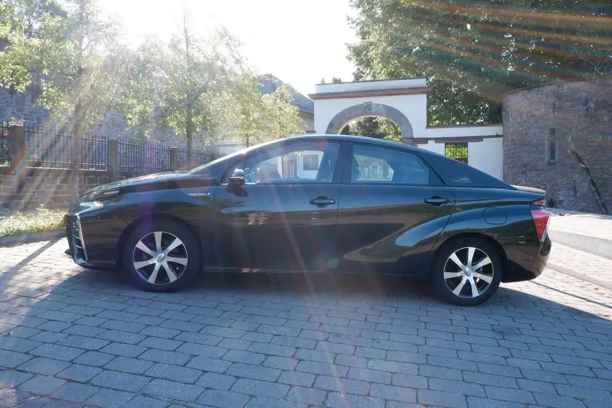 Gebraucht Toyota Mirai 154 PS (113 kW) 2018 Schwarz Limousine