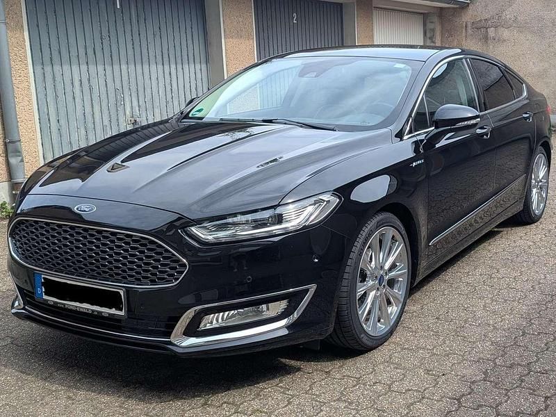 Schwarz Gebraucht 2019 Ford Mondeo Vignale Limousine | 30.999 € - Bild 1/4
