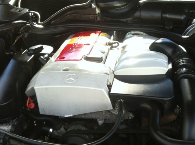 Second-hand Mercedes E200 Classic 163 CP (119 kW) 2002 Negru Break