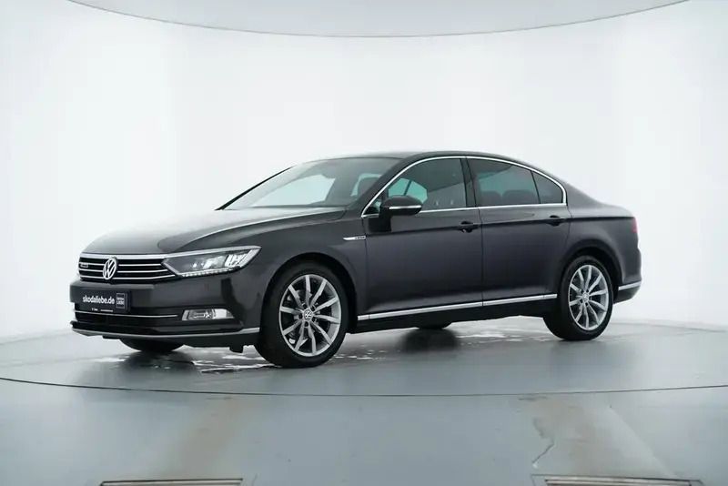 Gebraucht VW Passat Highline 190 PS (139 kW) 2018 Mangangrau metallic Limousine