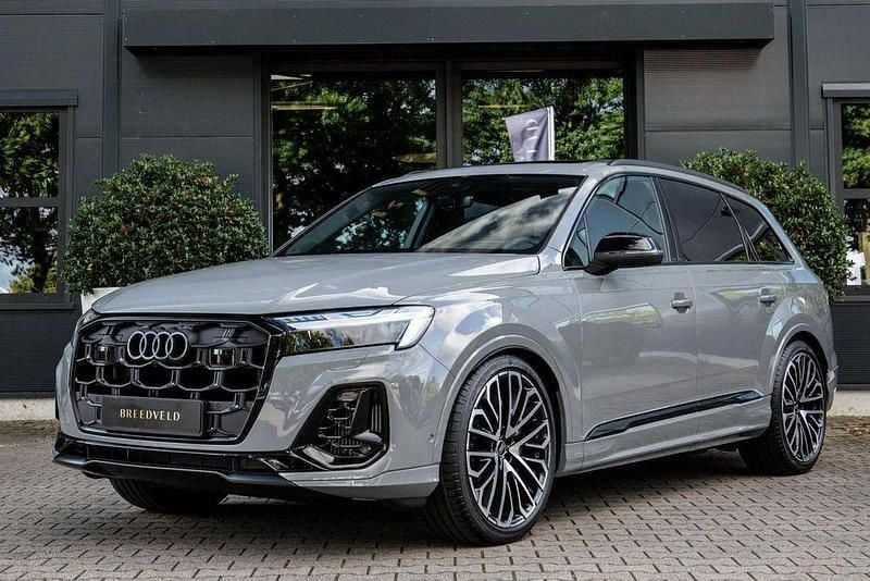Grau Neu 2025 Audi SQ7 Sport SUV | 136.850 € - Bild 1/4