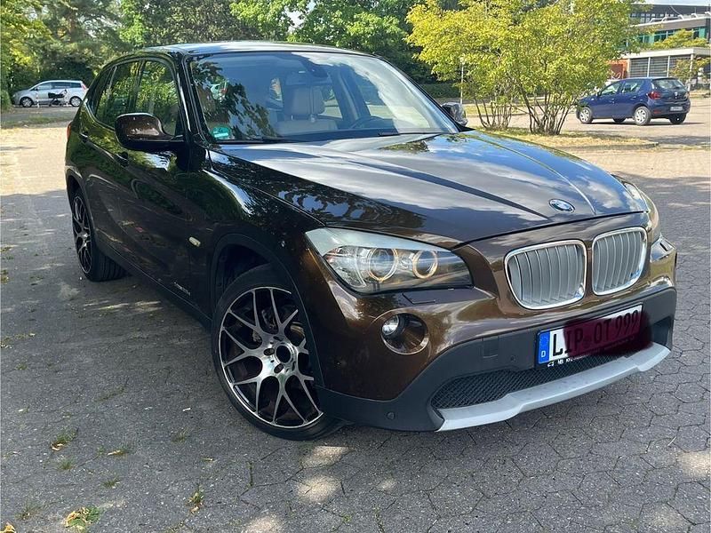 Braun Gebraucht 2010 BMW X1 SUV | 7.990 € (Fairer Preis) - Bild 1/4