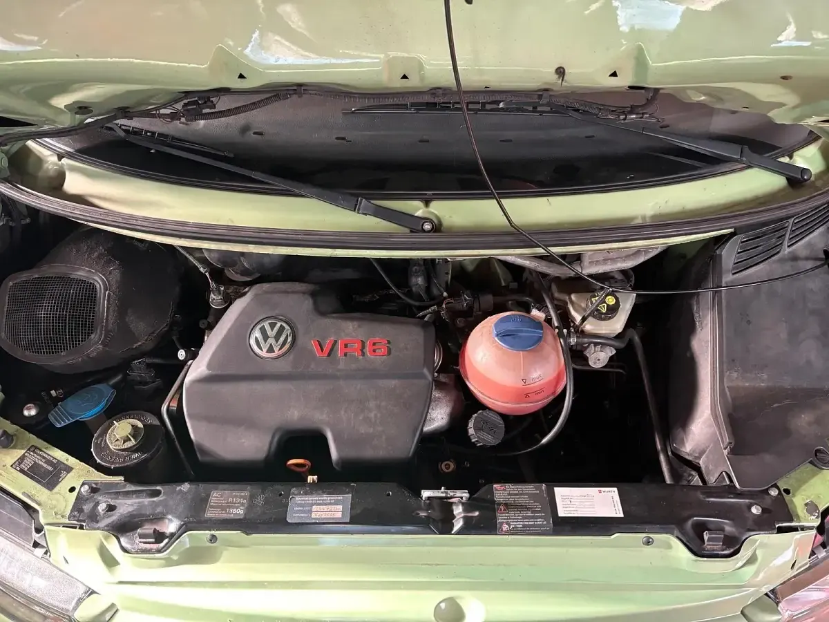 Used VW Multivan 140 HP (102 kW) 1997 Green Minivan