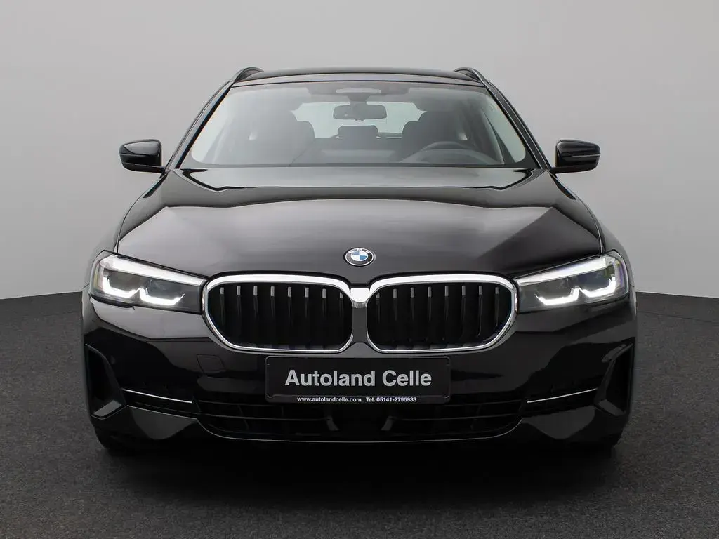 Gebraucht BMW 520 Sport Line 190 PS (139 kW) 2023 Schwarz 2668schwarz Limousine