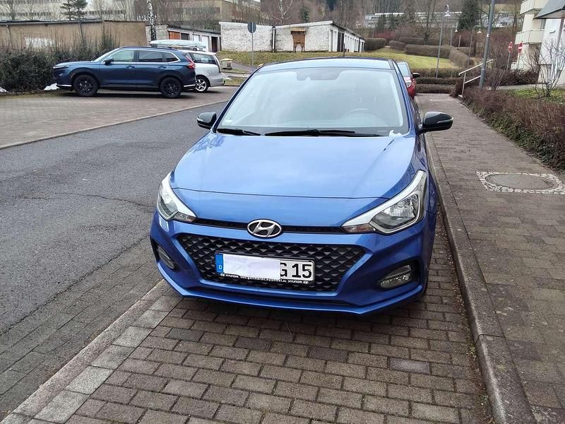 Gebraucht Hyundai i20 YES! 101 PS (74 kW) 2020 Blau Kleinwagen