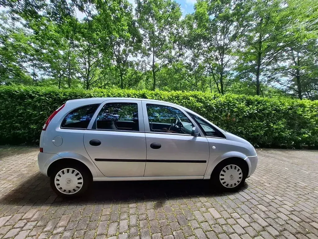 Gebraucht Opel Meriva 101 PS (74 kW) 2003 Silber Van / Kleinbus