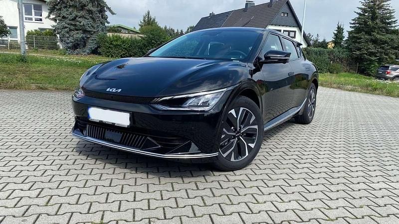 Schwarz Gebraucht 2023 Kia EV6 Air SUV | 38.590 € (Teuer) - Bild 1/4
