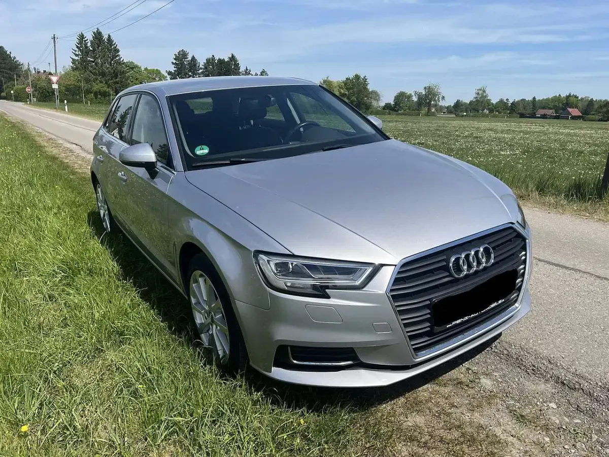 Używany Audi A3 Ambiente 150 KM (110 kW) 2018 Srebrny Sedan/Limuzyna