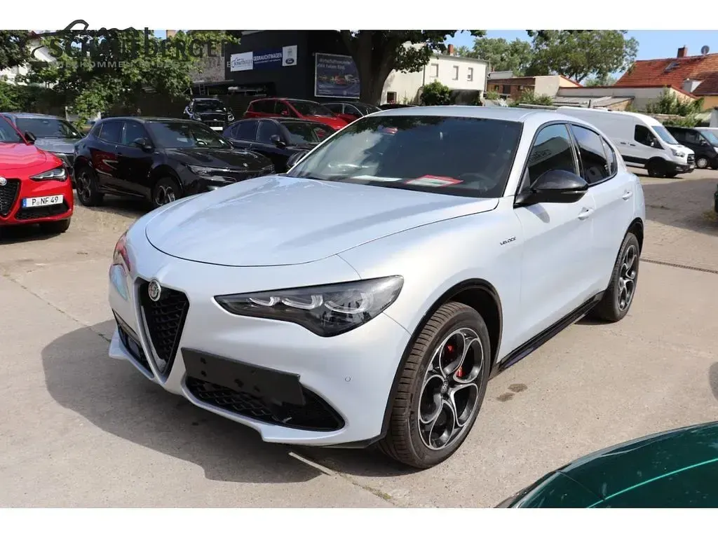 Neu Alfa Romeo Stelvio Veloce 280 PS (205 kW) 2026 Perla lunare, metallic) (weiss SUV