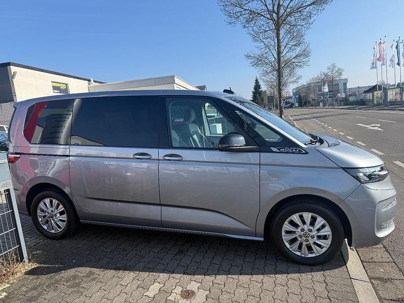 Gebraucht VW Multivan 150 PS (110 kW) 2024 Silber Van