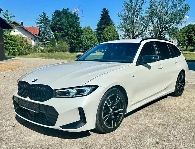 Gebraucht BMW 320 M Sport 190 PS (139 kW) 2023 Weiß Kombi