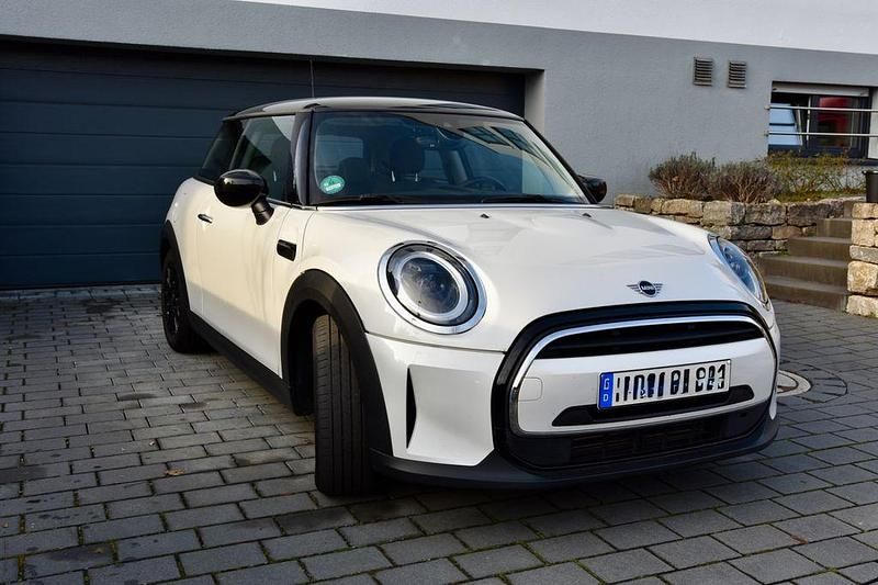 Gebraucht Mini Cooper Classic 136 PS (100 kW) 2022 Weiß Kleinwagen