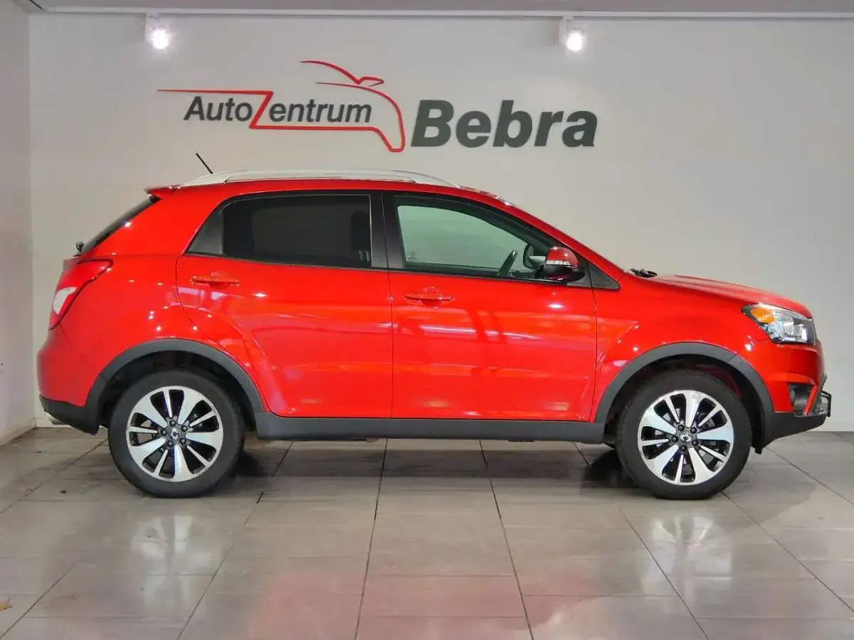 Gebraucht SsangYong Korando 150 PS (110 kW) 2014 Rot SUV