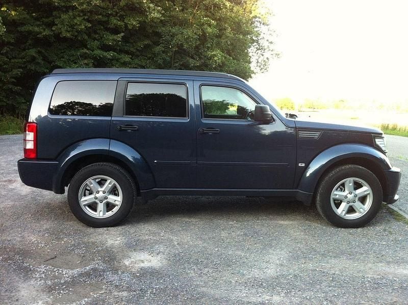 Blau Gebraucht 2009 Dodge Nitro SXT SUV | 5.800 € (Superpreis) - Bild 1/4