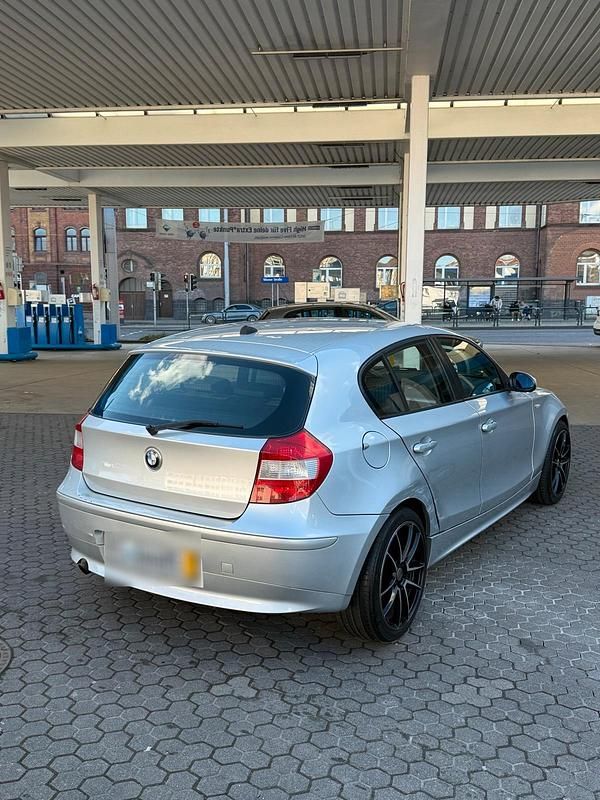 Gebraucht BMW 116 122 PS (89 kW) 2004 Silber Kleinwagen