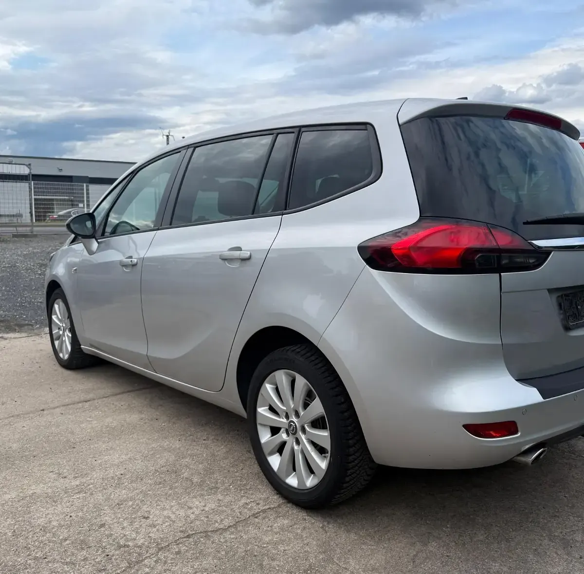 Gebraucht Opel Zafira 170 PS (125 kW) 2017 Silber Van / Kleinbus