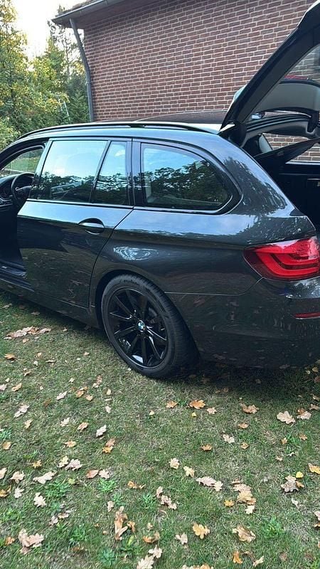 Schwarz Gebraucht 2011 BMW 530 Kombi | 7.900 € (Fairer Preis) - Bild 1/4