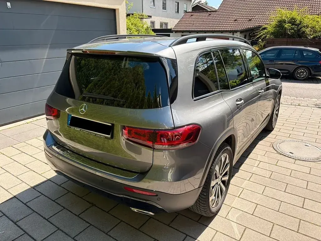 Gebraucht Mercedes GLB220 Progressive 190 PS (139 kW) 2023 Grau SUV