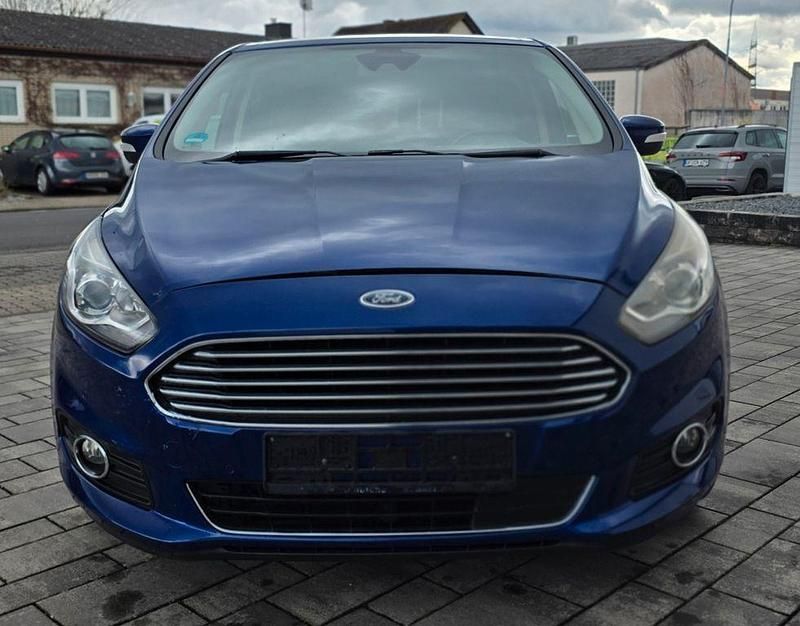 Gebraucht Ford S-MAX Titanium 179 PS (131 kW) 2016 Blau Van / Kleinbus