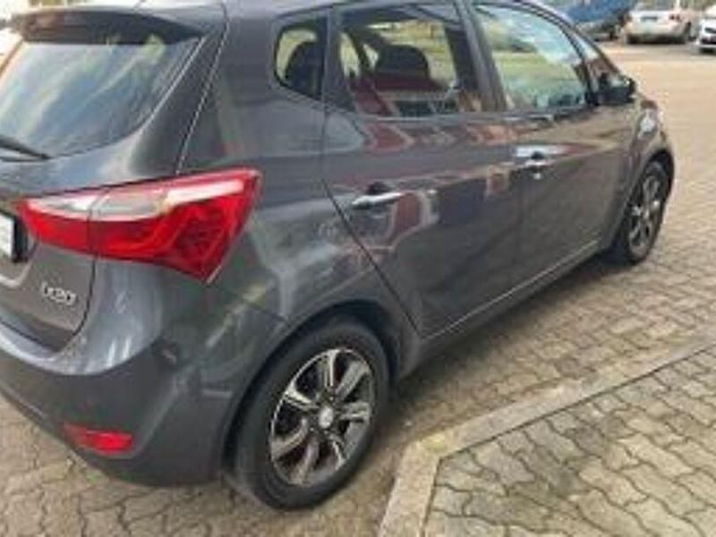 Gebraucht Hyundai ix20 Passion 125 PS (91 kW) 2017 Grau Kleinwagen