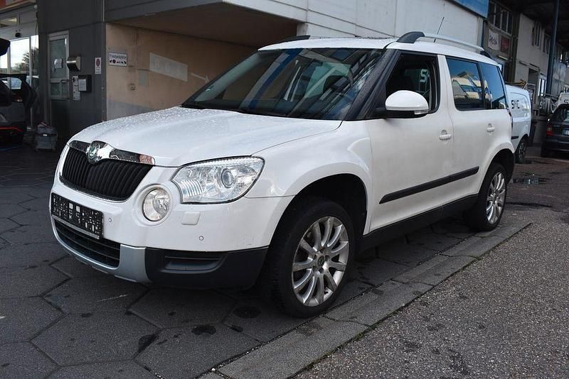 Weiß Gebraucht 2010 Skoda Yeti Experience SUV | 4.449 € (Guter Preis) - Bild 1/4