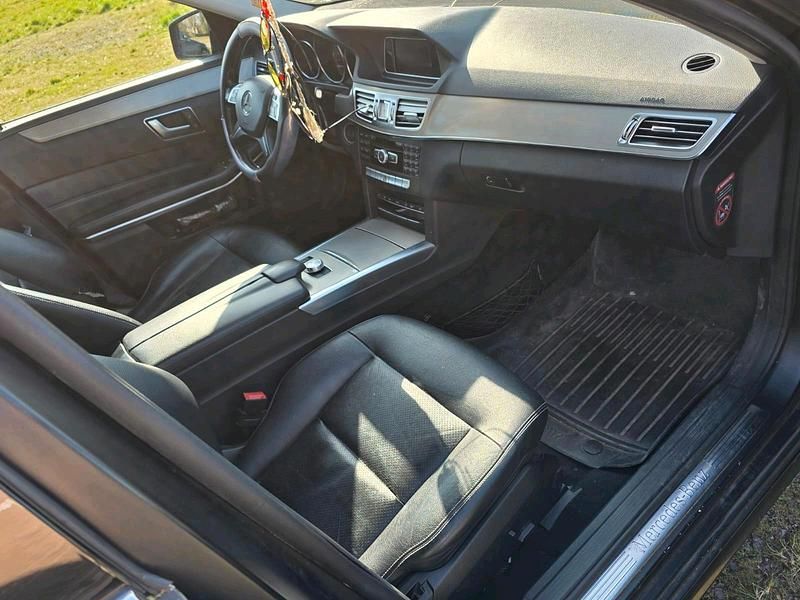 Gebraucht Mercedes E200 136 PS (100 kW) 2014 Schwarz Kombi