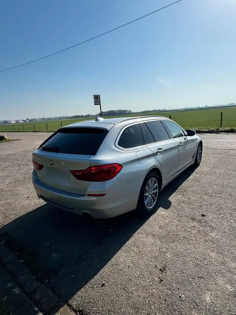 Gebraucht BMW 520 Sport Line 190 PS (139 kW) 2019 Silber Kombi