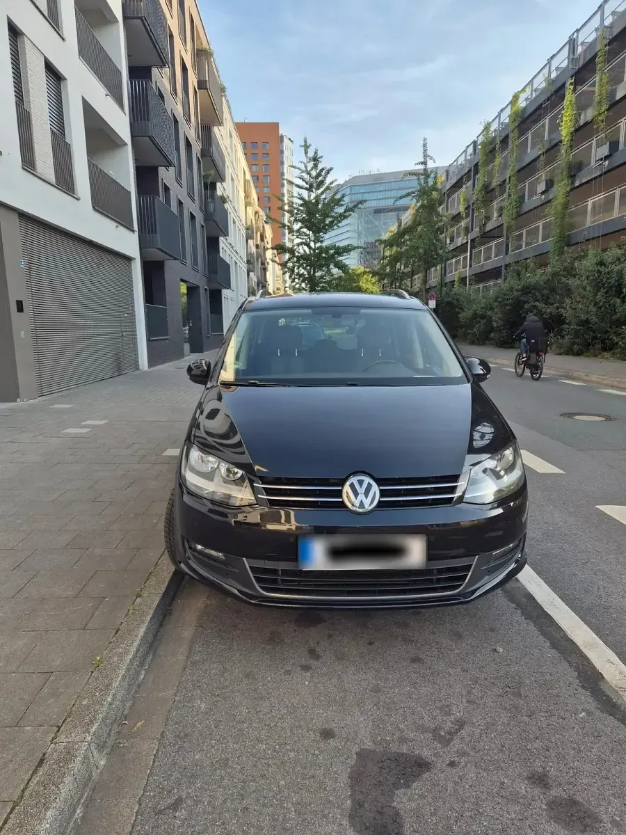 Gebraucht VW Sharan Allstar 150 PS (110 kW) 2016 Schwarz Van / Kleinbus