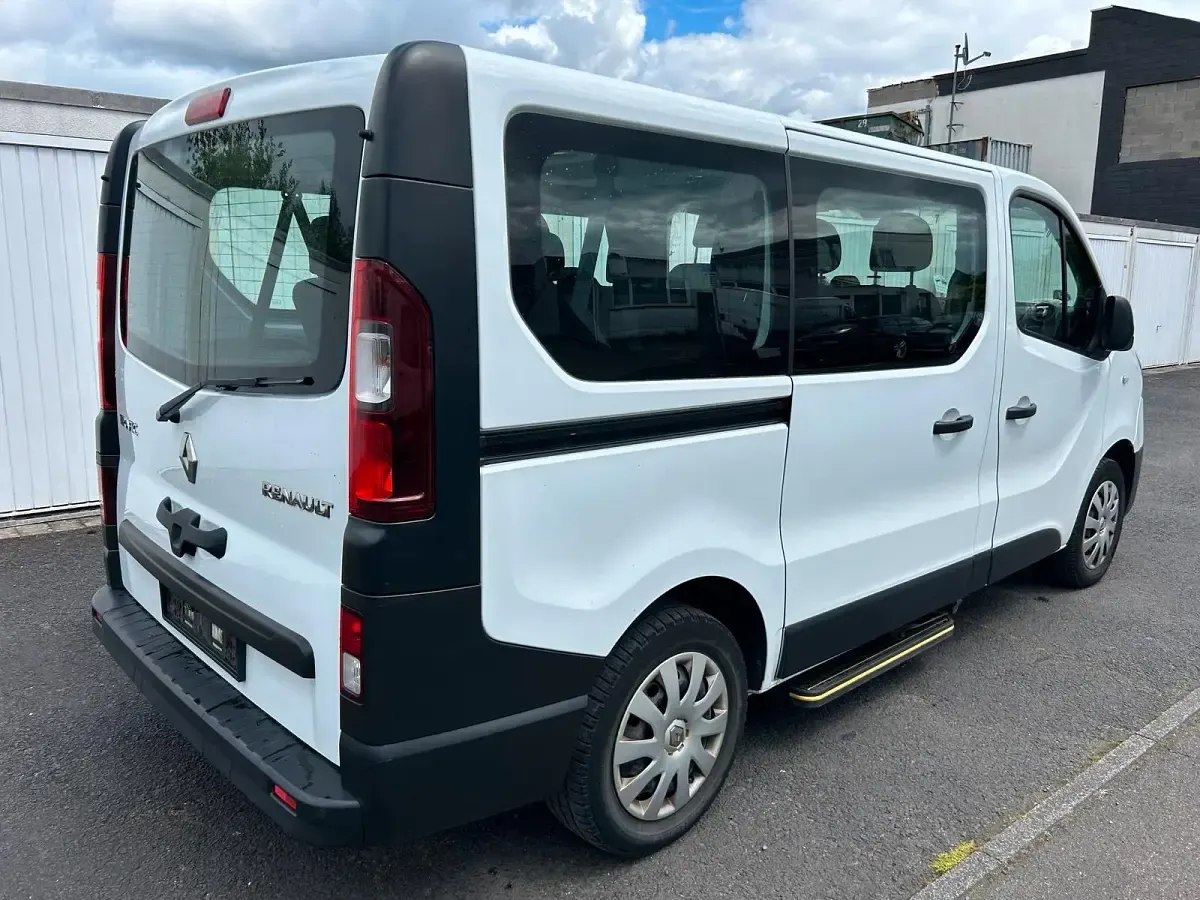 Gebraucht Renault Trafic 125 PS (91 kW) 2016 Weiß Van / Kleinbus