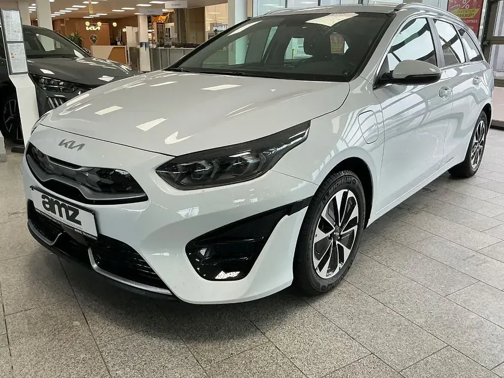Gebraucht Kia Ceed Sportswagon Vision 141 PS (103 kW) 2022 Weiß Kombi