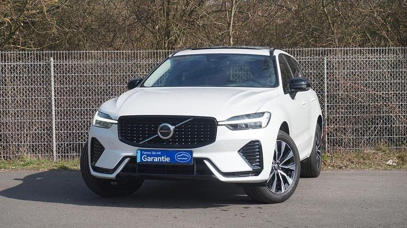 Gebraucht Volvo XC60 Plus 197 PS (144 kW) 2022 Weiß SUV