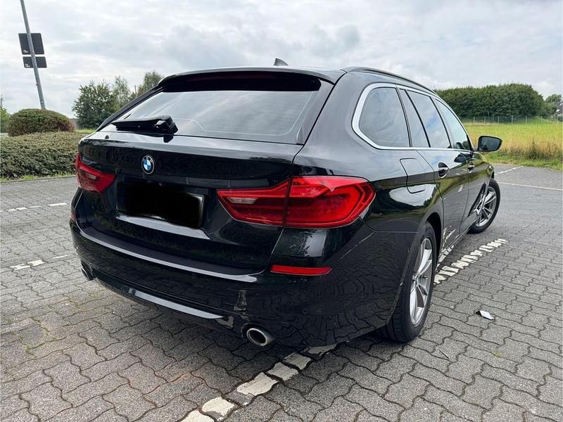Gebraucht BMW 520 190 PS (139 kW) 2019 Schwarz Kombi