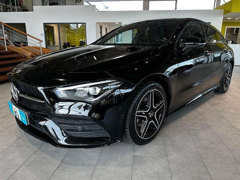 Schwarz Gebraucht 2021 Mercedes CLA200 Shooting Brake AMG line Kombi | 24.595 € (Fairer Preis) - Bild 1/4
