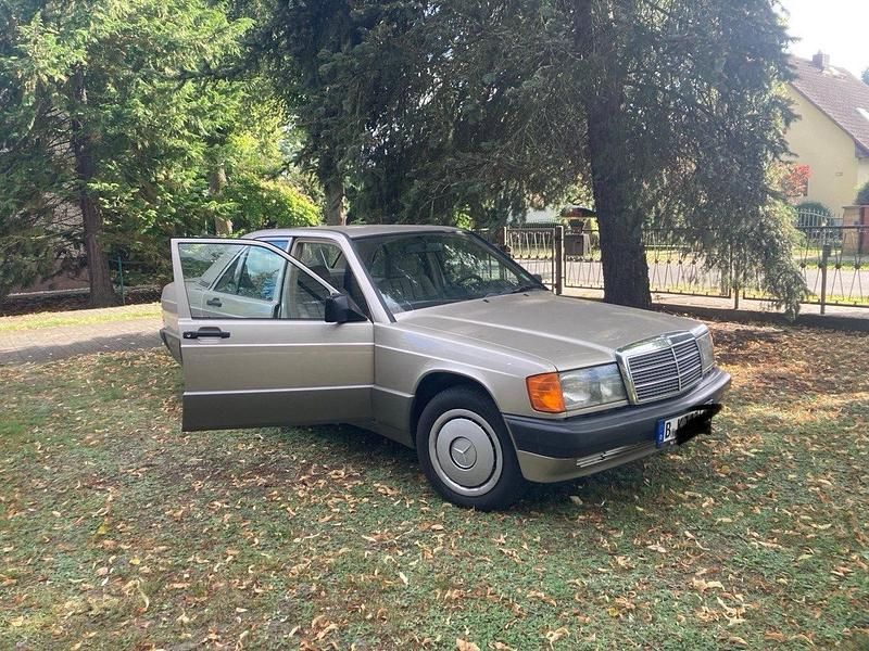 Beige Gebraucht 1991 Mercedes 190 Limousine | 6.000 € - Bild 1/4