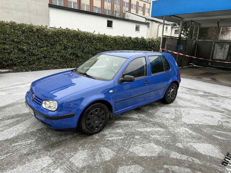 Blau Gebraucht 2001 VW Golf IV Kleinwagen | 1.200 € (Fairer Preis) - Bild 1/4