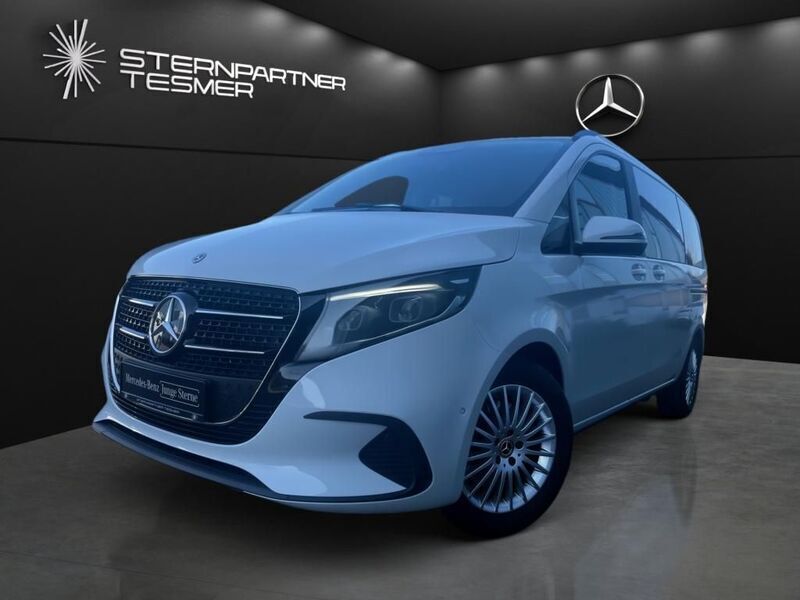 Weiß Gebraucht 2024 Mercedes V220 Style Van / Kleinbus | 59.999 € (Teuer) - Bild 1/3