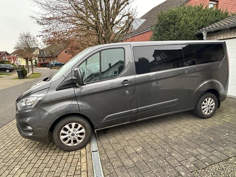 Gebraucht Ford Transit 131 PS (96 kW) 2018 Grau Van / Kleinbus