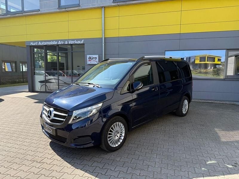 Gebraucht Mercedes V220 Edition 163 PS (119 kW) 2015 Cavansitblau metallic Van / Kleinbus