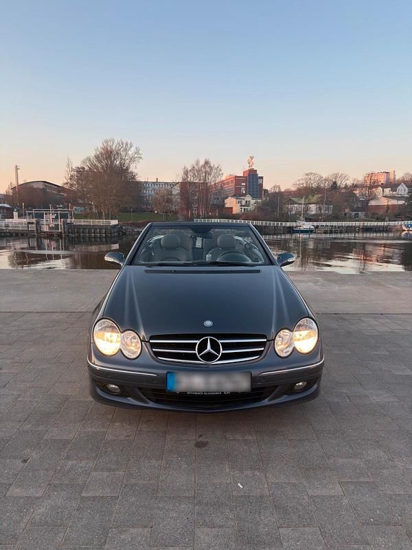 Gebraucht Mercedes CLK200 163 PS (119 kW) 2006 Blau Cabrio