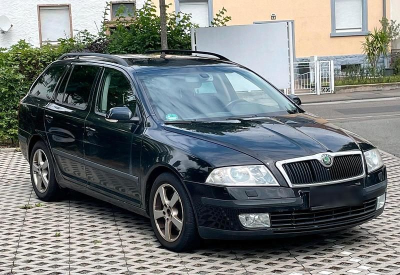 Schwarz Gebraucht 2007 Skoda Octavia Kombi | 1.000 € (Superpreis) - Bild 1/4