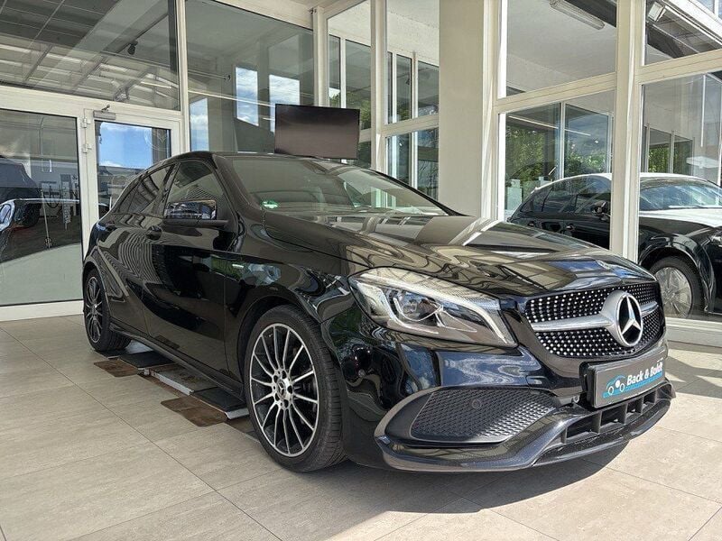 Schwarz Gebraucht 2017 Mercedes A200 AMG line Limousine | 20.950 € (Etwas zu teuer) - Bild 1/4