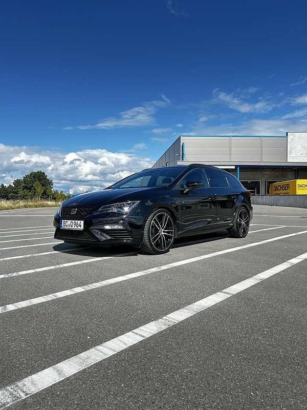 Schwarz Gebraucht 2020 Cupra Leon Kombi | 24.999 € (Guter Preis) - Bild 1/4