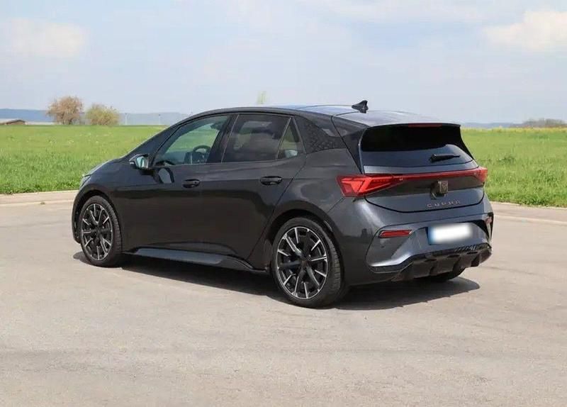 Second-hand Cupra Born 169 kW (231 CP) 2022 Gri Hatchback