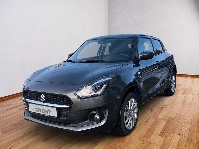 Grau Gebraucht 2023 Suzuki Swift Comfort Limousine | 15.900 € (Guter Preis) - Bild 1/4
