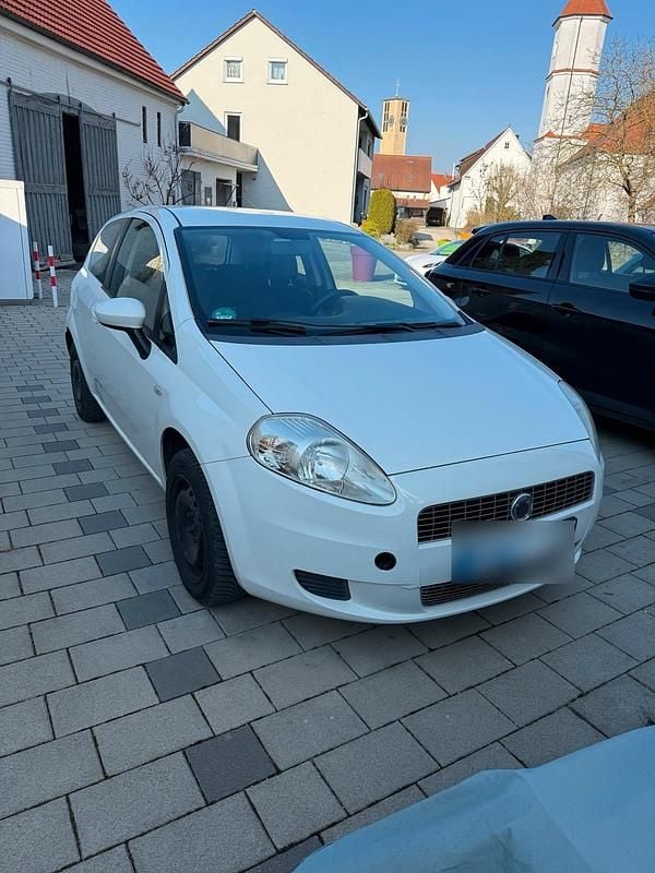 Gebraucht Fiat Punto 77 PS (56 kW) 2009 Weiß Kleinwagen