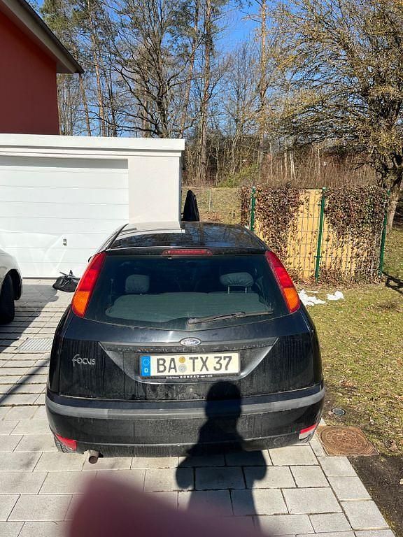 Gebraucht Ford Focus 101 PS (74 kW) 2002 Schwarz Limousine